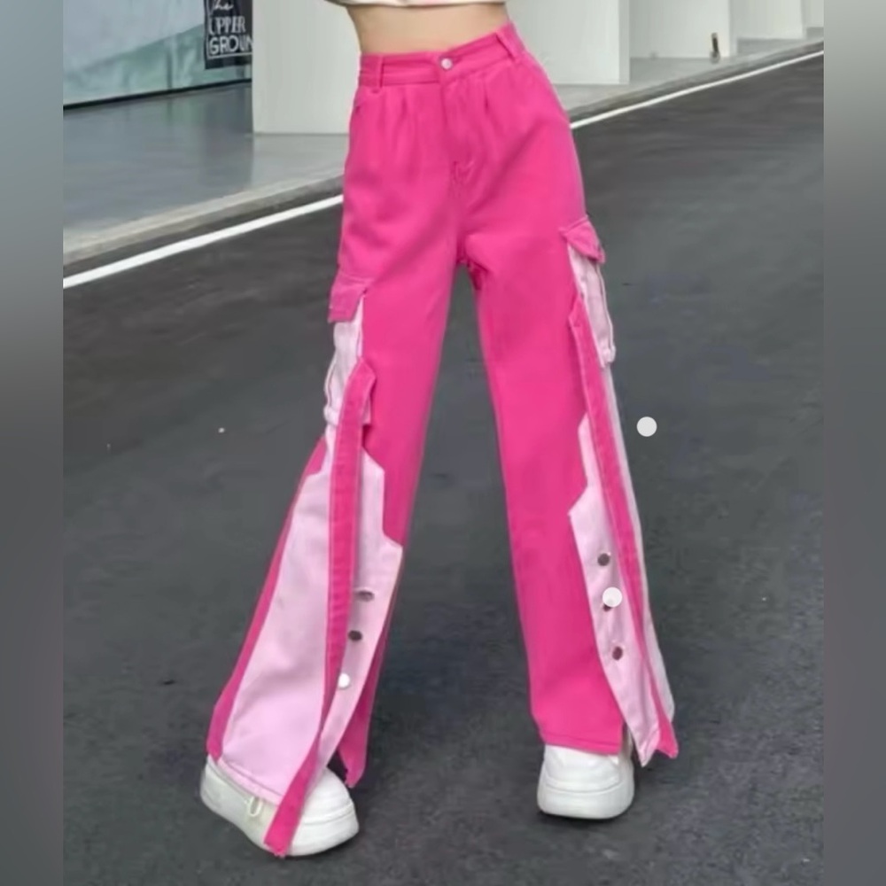 Hot pink cargo jeans 💞
